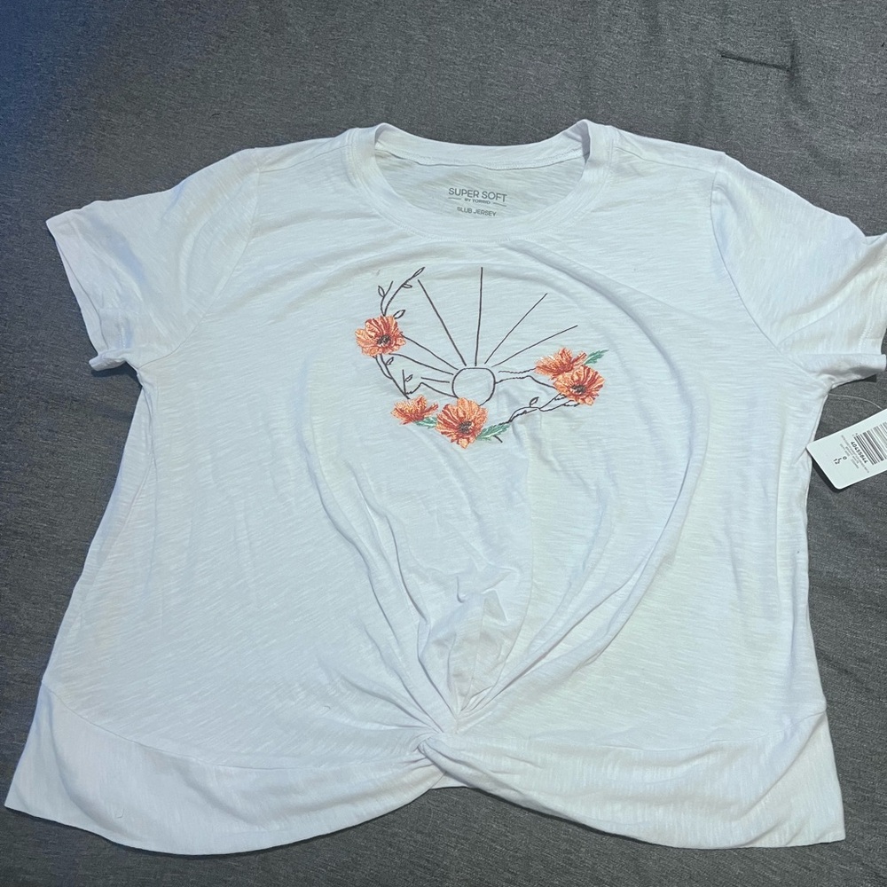 White Floral embroidered twist front tee Torrid